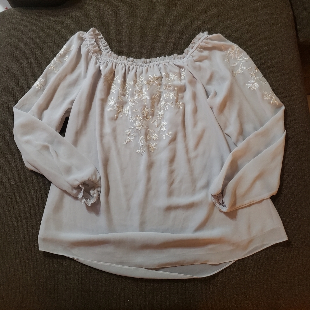 White House Black Market embroidered top Large